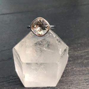 Pale Yellow/Golden Ring ⭐️ Swarovski Crystal